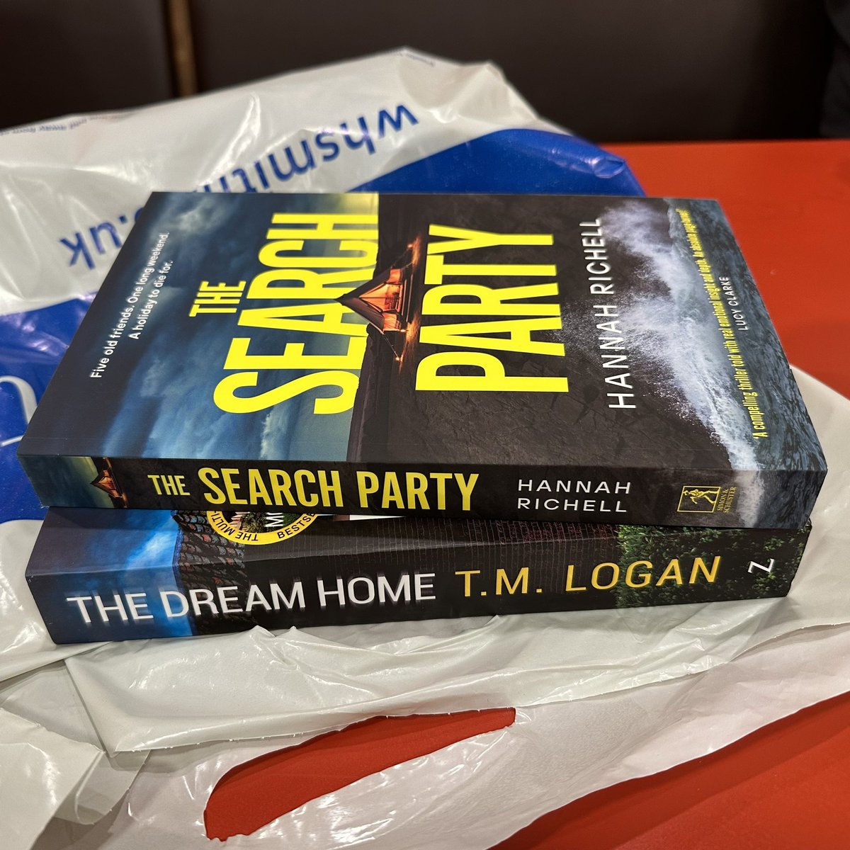 When you know you’re already got too many books to read but you can’t resist airport book shopping! Oops!

Very happy to have picked up my early birthday present copy of #TheDreamHome as well as #TheSearchParty which sounds very intriguing📚

#BookTwitter #AirportBooks #BookLove