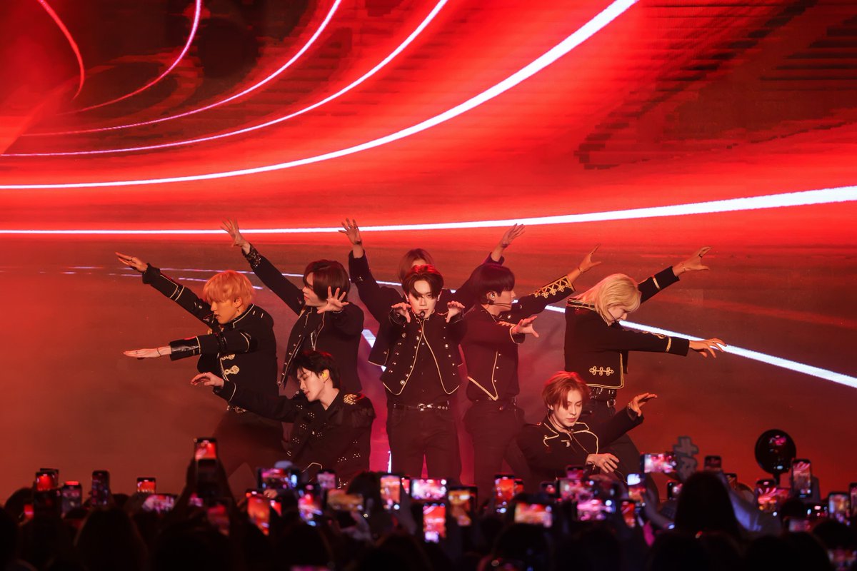 Soul_N_Joy's tweet photo. The screams from everyone that make the show really high. Hope you all had a great time with EPEX and enjoyed the surprises they prepared. ZENITH, Duo Tse~
@the_EPEX
@OfficialC9ent
@Soul_N_Joy
#EPEX #이펙스 #Eight_Apex #EPEX2NDCONCERT #EPEXconcert #EPEXinHongKong https://t.co/Gs2pAKDlUg