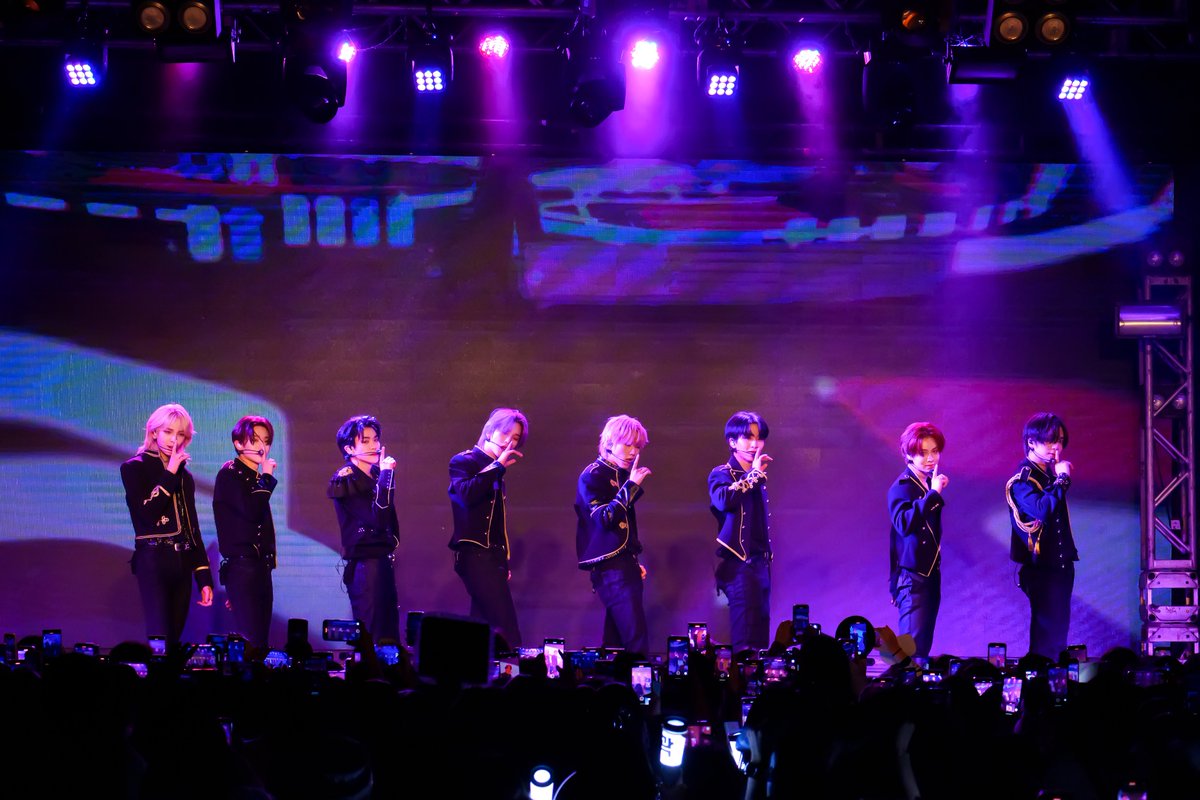 Soul_N_Joy's tweet photo. The screams from everyone that make the show really high. Hope you all had a great time with EPEX and enjoyed the surprises they prepared. ZENITH, Duo Tse~
@the_EPEX
@OfficialC9ent
@Soul_N_Joy
#EPEX #이펙스 #Eight_Apex #EPEX2NDCONCERT #EPEXconcert #EPEXinHongKong https://t.co/Gs2pAKDlUg