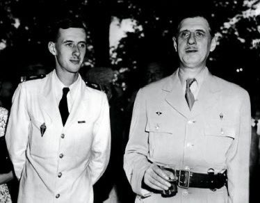 Eric_Anceau's tweet photo. Extrêmement peiné par la mort de l’amiral Philippe de Gaulle.
Fils unique du général, il fut évidemment à bonne école.
Il était un héros français et la mémoire du XXe siècle, de la France libre en 1940 à la modernisation de notre Marine en passant par la prise du nid d’aigle d’Hitler au sein de la 2e DB.
Un hommage national lui sera évidemment rendu. On déplorera qu’il le soit dans un contexte d’abaissement total de la France.