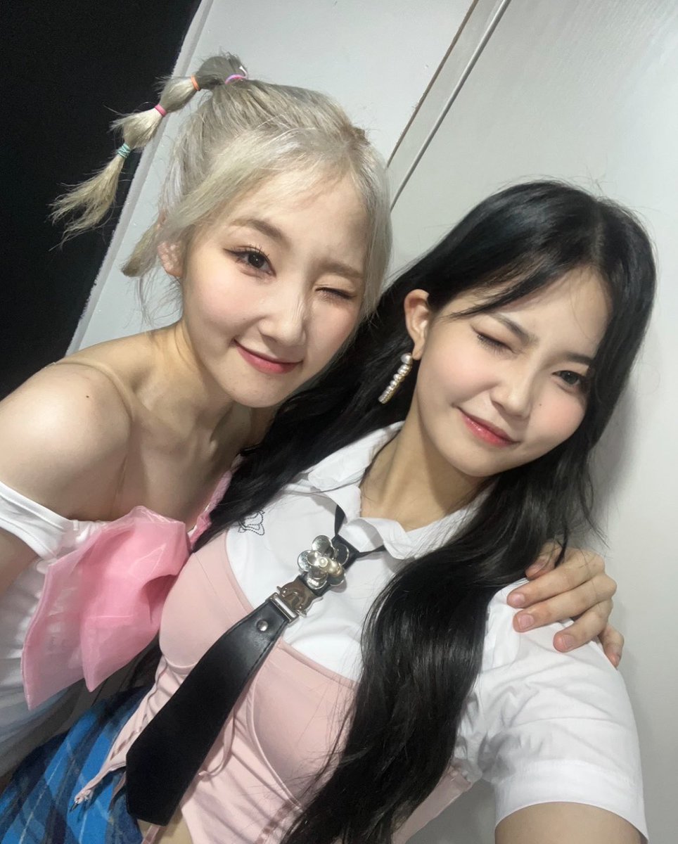 Lapillus_twt's tweet image. 라필루스의 영원한 리더 샤나언니!!!
생일 축하해요오💛💛💛
항상 라필루스의 리더로서 멤버들 잘 챙겨줘서 고맙구!!
오늘만큼은 맛있는 것도 많이많이 먹고 
いちばん!! 행복해야해☺️
내가 너무너무 사랑해에😍

#Lapillus #라필루스 #Seowon #서원