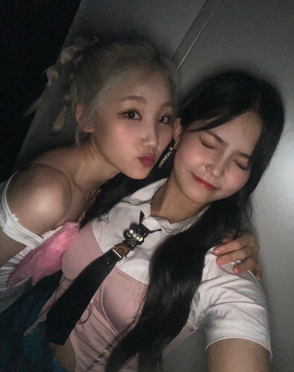 Lapillus_twt's tweet image. 라필루스의 영원한 리더 샤나언니!!!
생일 축하해요오💛💛💛
항상 라필루스의 리더로서 멤버들 잘 챙겨줘서 고맙구!!
오늘만큼은 맛있는 것도 많이많이 먹고 
いちばん!! 행복해야해☺️
내가 너무너무 사랑해에😍

#Lapillus #라필루스 #Seowon #서원