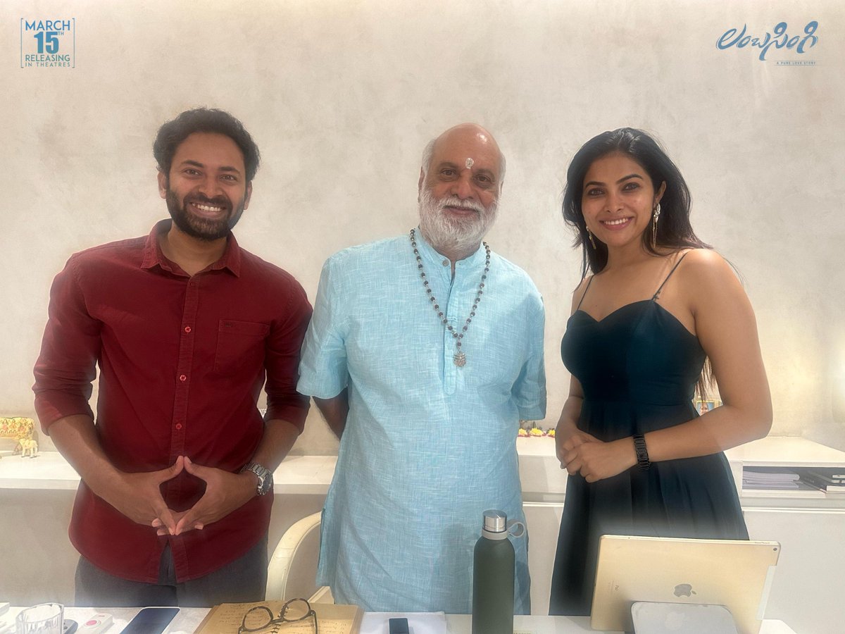 teluguvision_'s tweet image. #Lambasingi actors @BharatRaj0921 &amp;amp; @DiviActor  meet legendary director @Ragavendraraoba garu to take his blessings ahead of the release. 

#LambasingiFromMarch15th

 @naveengandhidir @kalyankrishna_k #ConceptFilms   #LambasingiTrailer