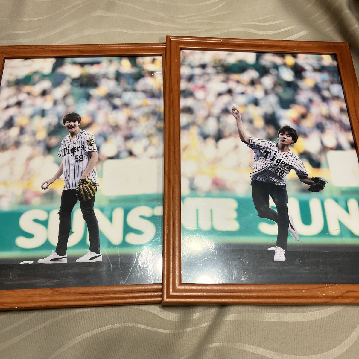 D7eam_'s tweet photo. 🚨非売品🚨

BTS 防弾少年団 バンタン
始球式の生写真　ジョングク グク
（⚠️ホムマのものではありません。関係者の方から💁🏻‍♀️）

お譲りします。
DMお願いします🤲🏻

jungkook トレカ グッズ 買取 譲渡 https://t.co/bUEUPmqM5c