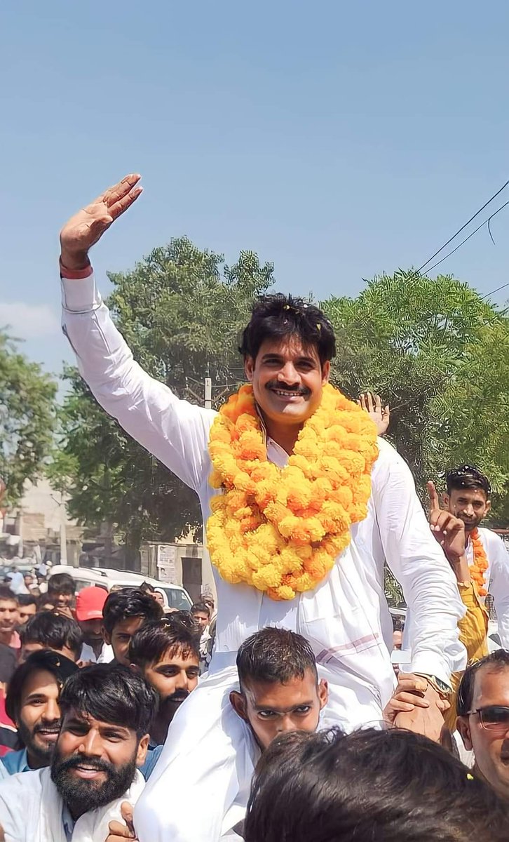 RakeshDayma_'s tweet photo. रामस्वरूप कसाना (पूर्व MLA कोटपुतली) पहुँचे @SachinPilot जी के आवास,,,

 जल्द होगी कॉंग्रेस में वापसी !! https://t.co/MbZ3PT1QKv