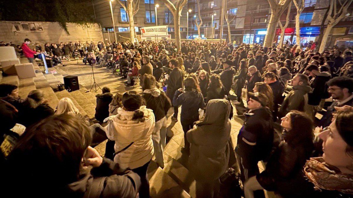 Això d’ahir va ser brutal. 🔥

Ens imaginem no haver de destinar el 40% del sou a pagar el lloguer? 
Tenim un pla. Et necessitem.
Tothom al <a href="/SindicatLloguer/">Sindicat de Llogateres i Llogaters</a>!
#AbaixemElsLloguers