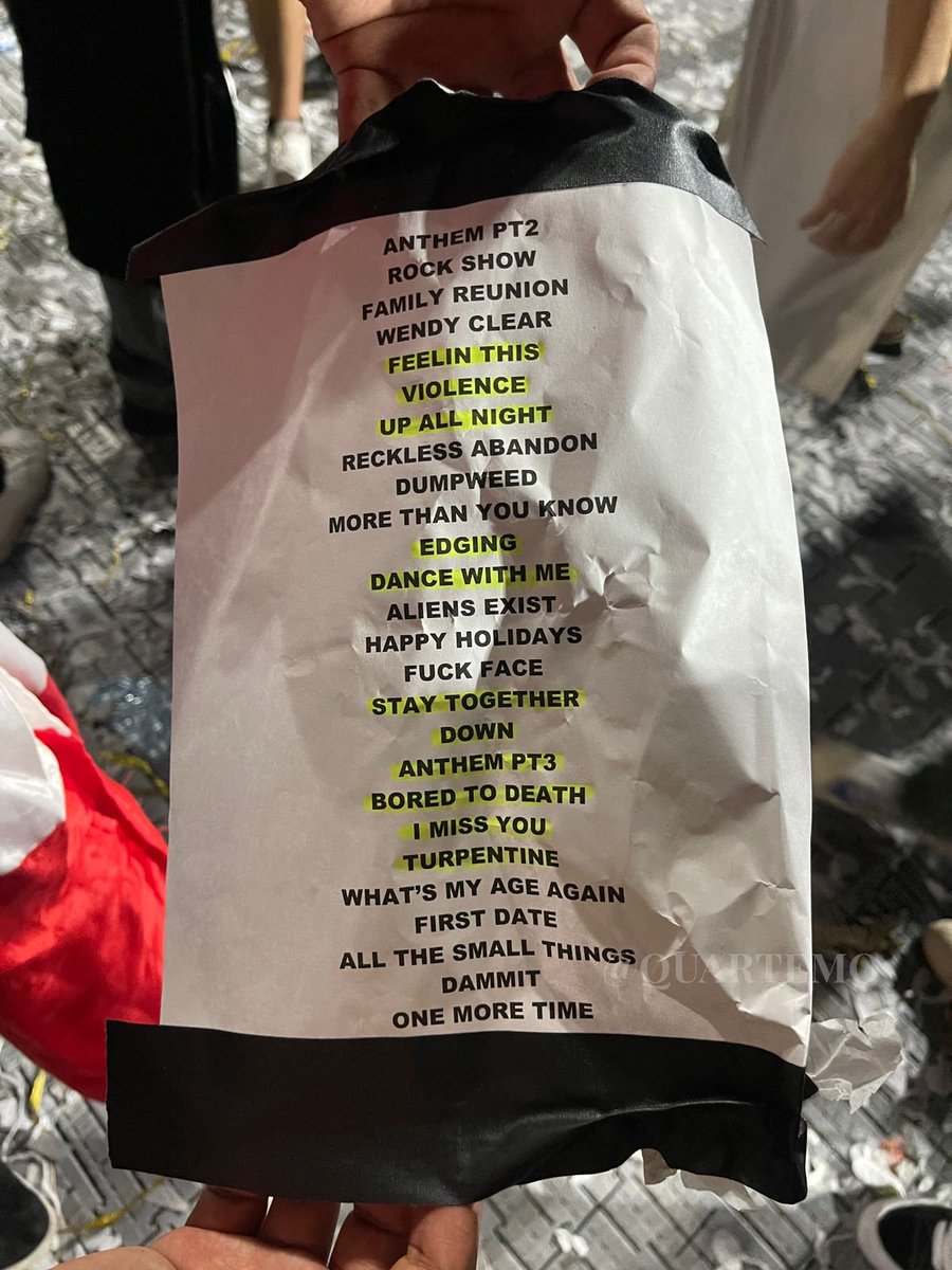 QuartEMO's tweet photo. Setlist do blink-182 em Lima, no Peru. O que vocês acharam? 

Lembrando que sexta-feira, dia 22, a banda se apresenta no Lollapalooza Brasil! 

📸 Lígia Shimizu - QuartEMO https://t.co/qEryFix1VD