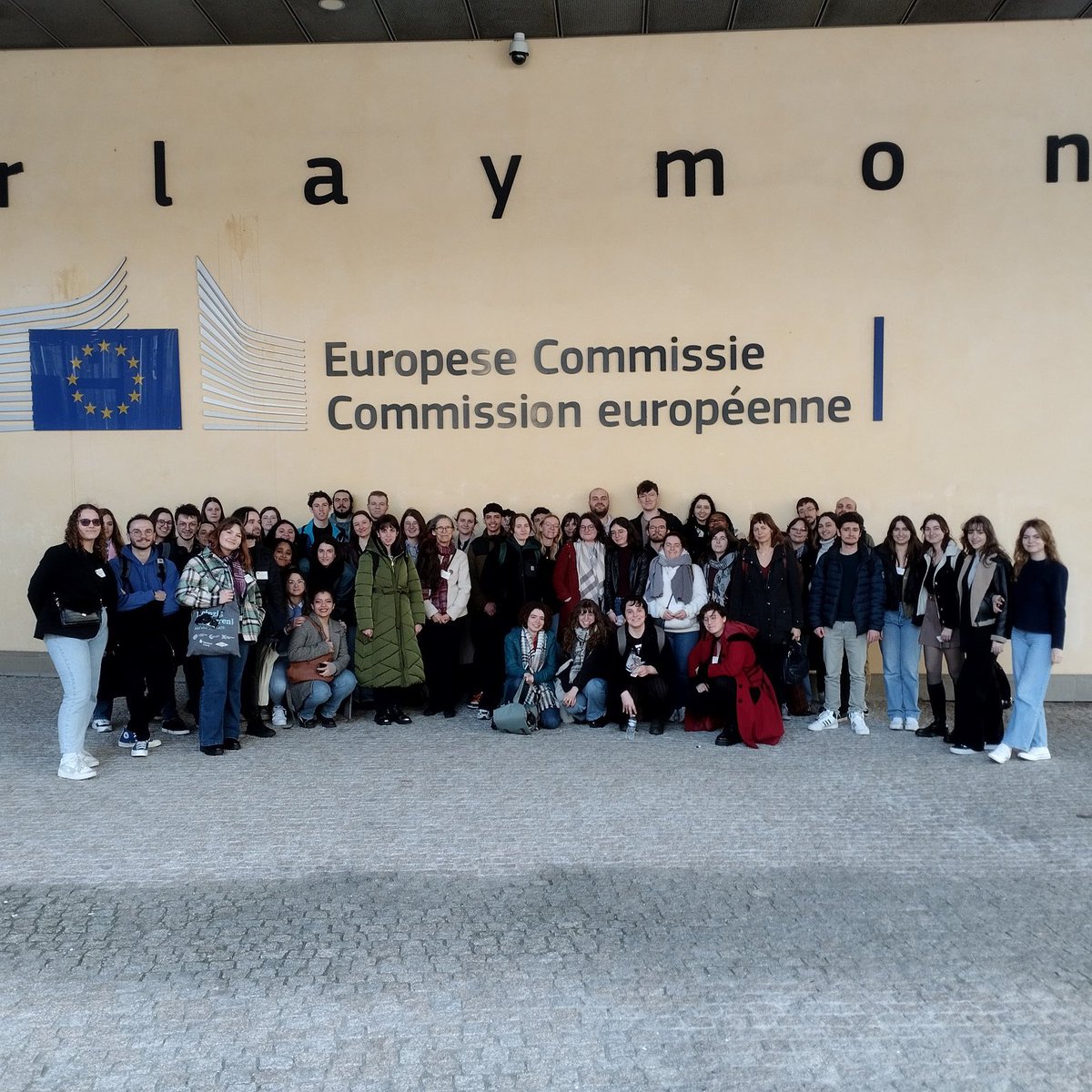 Master_TSM (@master_tsm) on Twitter photo Jeudi dernier, les étudiant(e)s en traduction <a href="/lcs_ulille/">Faculté des Langues, Cultures et Sociétés - ULille</a> se sont rendus à la Direction générale de la traduction de la Commission européenne.
Au programme : découverte des méthodes de travail et des possibilité de recrutement au sein d’aune grande organisation internationale. Jeudi dernier, les étudiant(e)s en traduction <a href="/lcs_ulille/">Faculté des Langues, Cultures et Sociétés - ULille</a> se sont rendus à la Direction générale de la traduction de la Commission européenne.
Au programme : découverte des méthodes de travail et des possibilité de recrutement au sein d’aune grande organisation internationale.