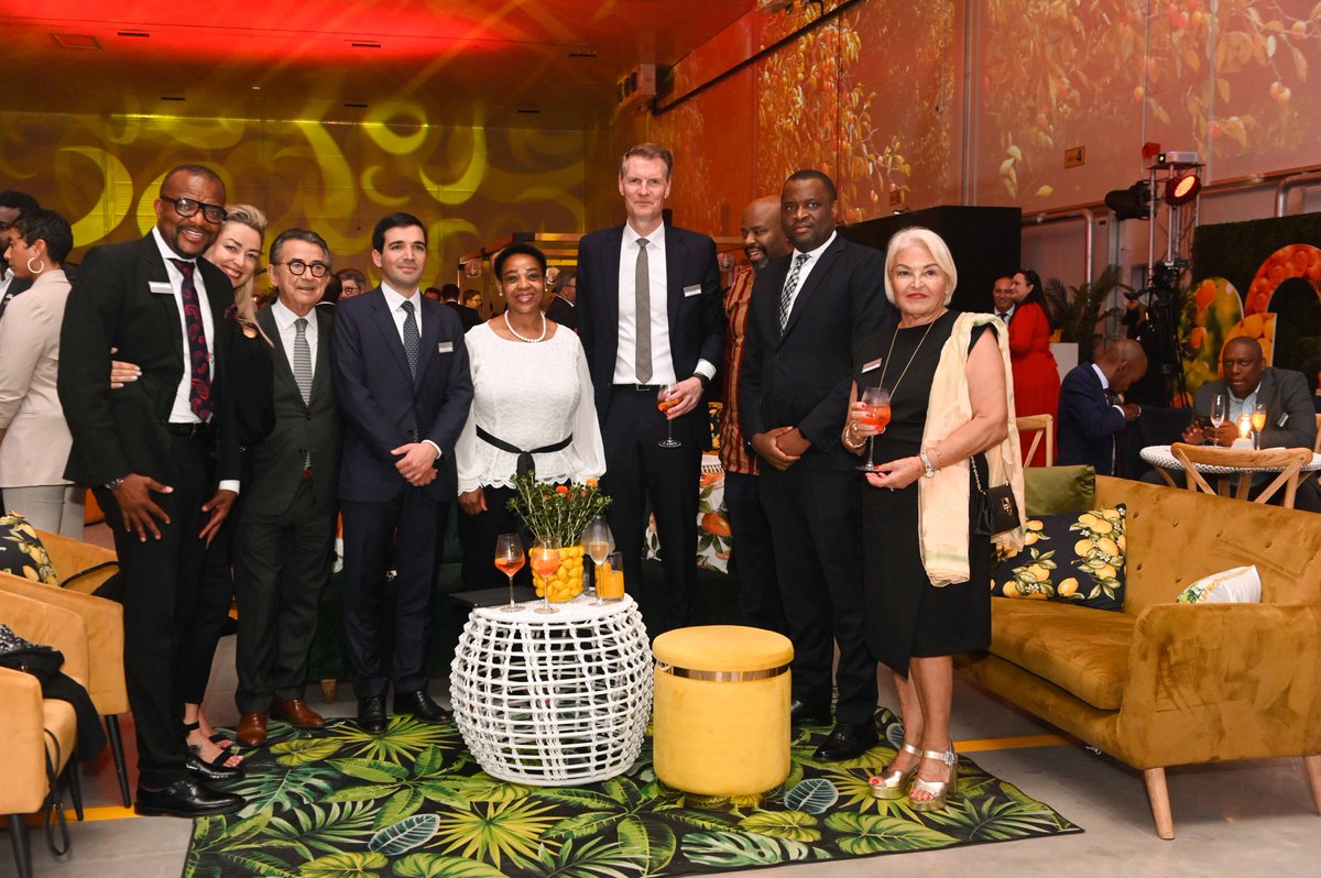 ToftSoren's tweet photo. Last week we officially opened a state-of-the-art 15,000m² cold storage facility in Durban, South Africa 🇿🇦

1/6 https://t.co/56Lri8TwyP