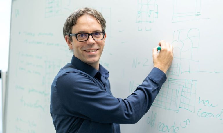 embl's tweet photo. The #EEASAIBio conference is in full swing, and we're taking the opportunity to highlight this interview with
@OliverStegle, one of the conference organisers.  

He talks about how #AI is already shaping the life sciences and some of EMBL's work. 

https://t.co/1UN9dZuLiX https://t.co/FYwfE2P3Za