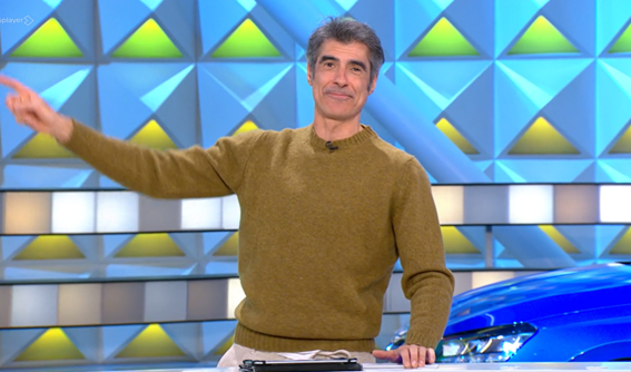 #Audiencias I 🏆 @antena3com, TV LÍDER de la Mañana 📈 @EspejoPublico CRECE al 13,1% y se impone a su rival desde las 08:55 a las 11:00 h (14,4%) 🧑‍🍳 'Cocina abierta de @karguinano' sigue LÍDER con un 18,5% 😱 @LaRuletaSuerte, IMPARABLE, alcanza un 23,4%, 1,7 M y 3,4 M de…