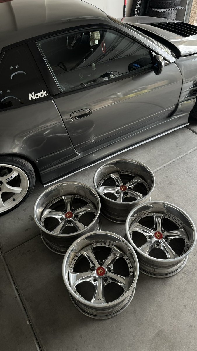 KennedyNack's tweet photo. new shoes https://t.co/FvCN5NDqE9