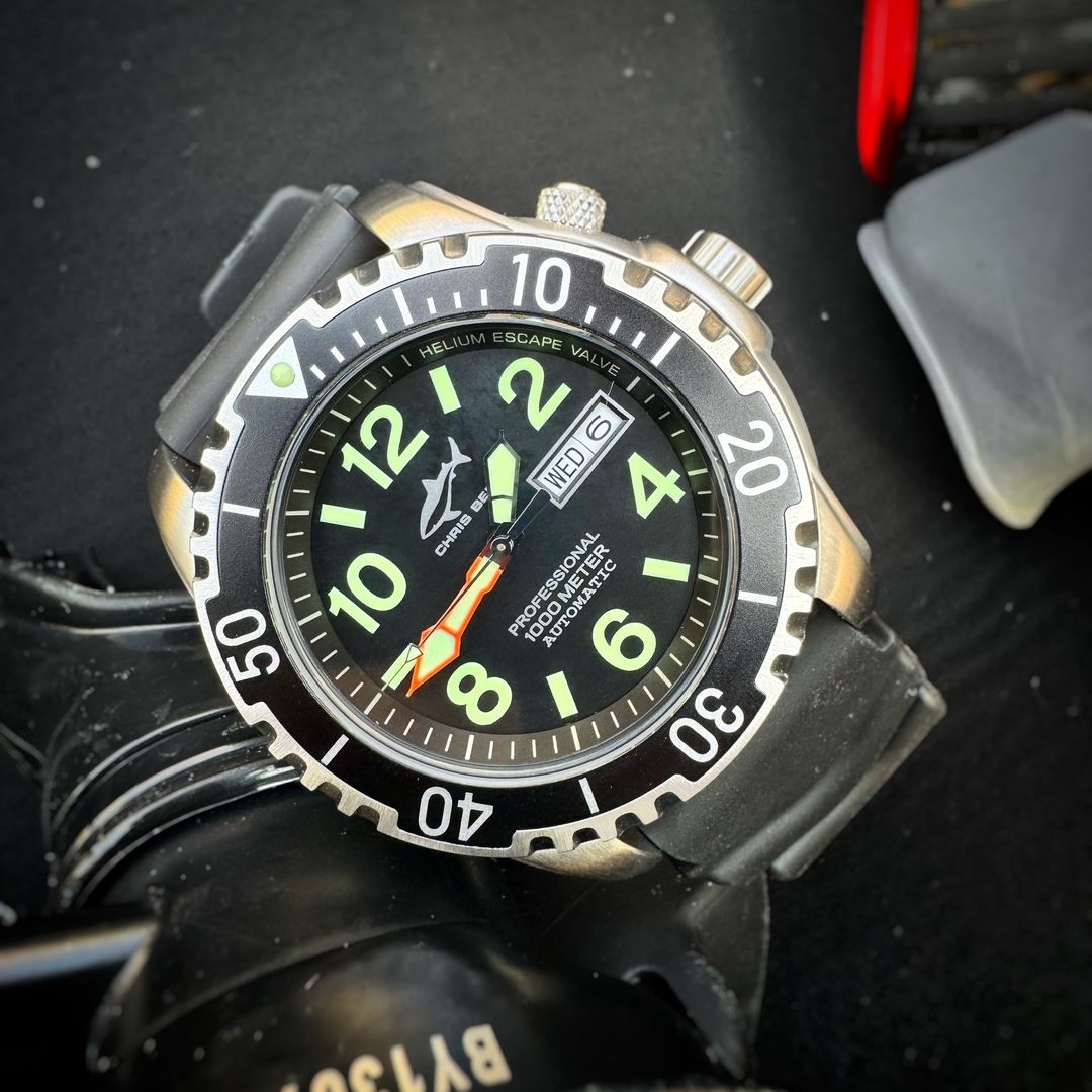 All 'DEEP 1000M Automatic' dive watches are equipped with an helium escape valve❗️ chrisbenz.de/collections/de… #chrisbenz #chrisbenzwatches #sharkproof #divewatch #deep #1000meter #heliumescapevalve #automaticdiver