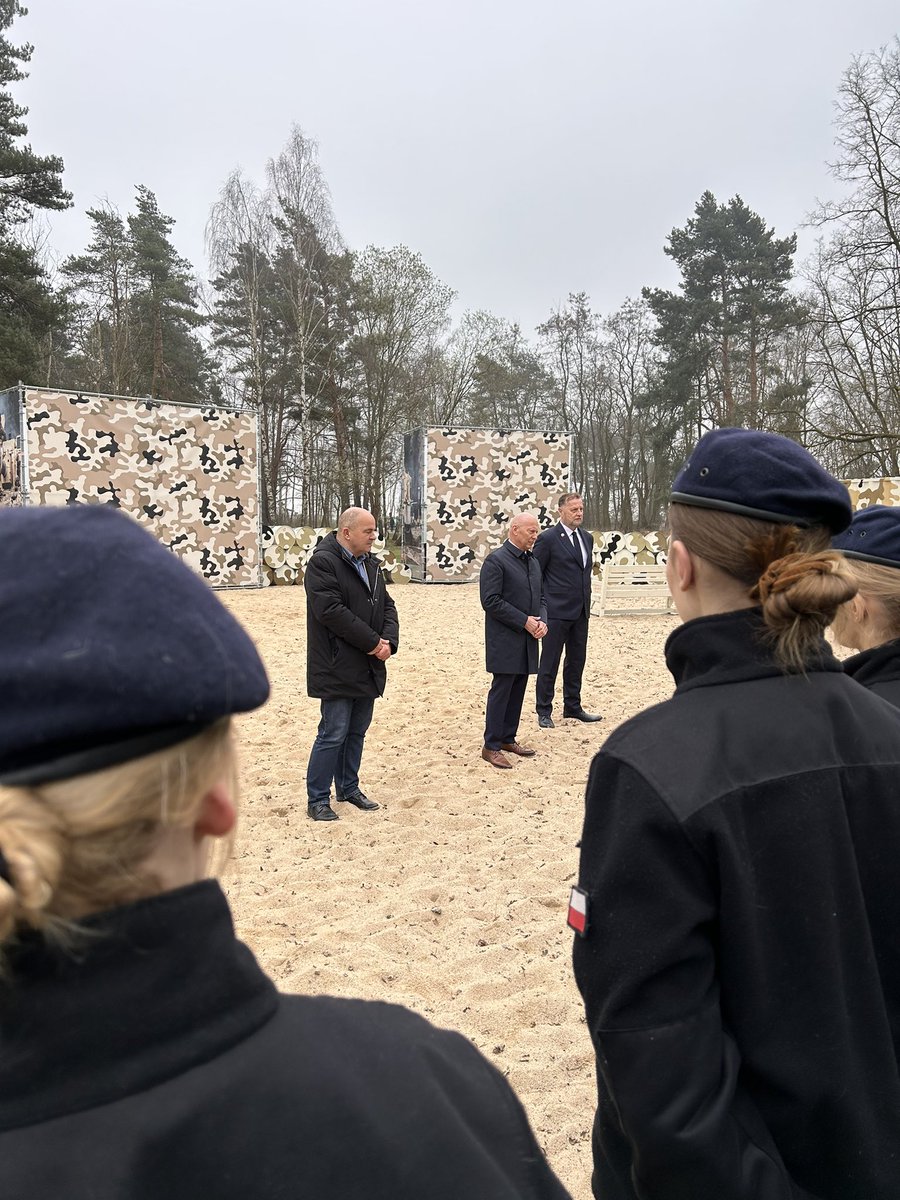 ParkLesny's tweet photo. Z okazji 25. rocznicy przystąpienia Polski do NATO oraz 75. rocznicy powstania Sojuszu Północnoatlantyckiego zapraszamy Państwa do obejrzenia przygotowanej przez nasze muzeum ekspozycji #NATO #NATO75 #Polska25NATO @muzeumlubin https://t.co/zWidWEcFvD