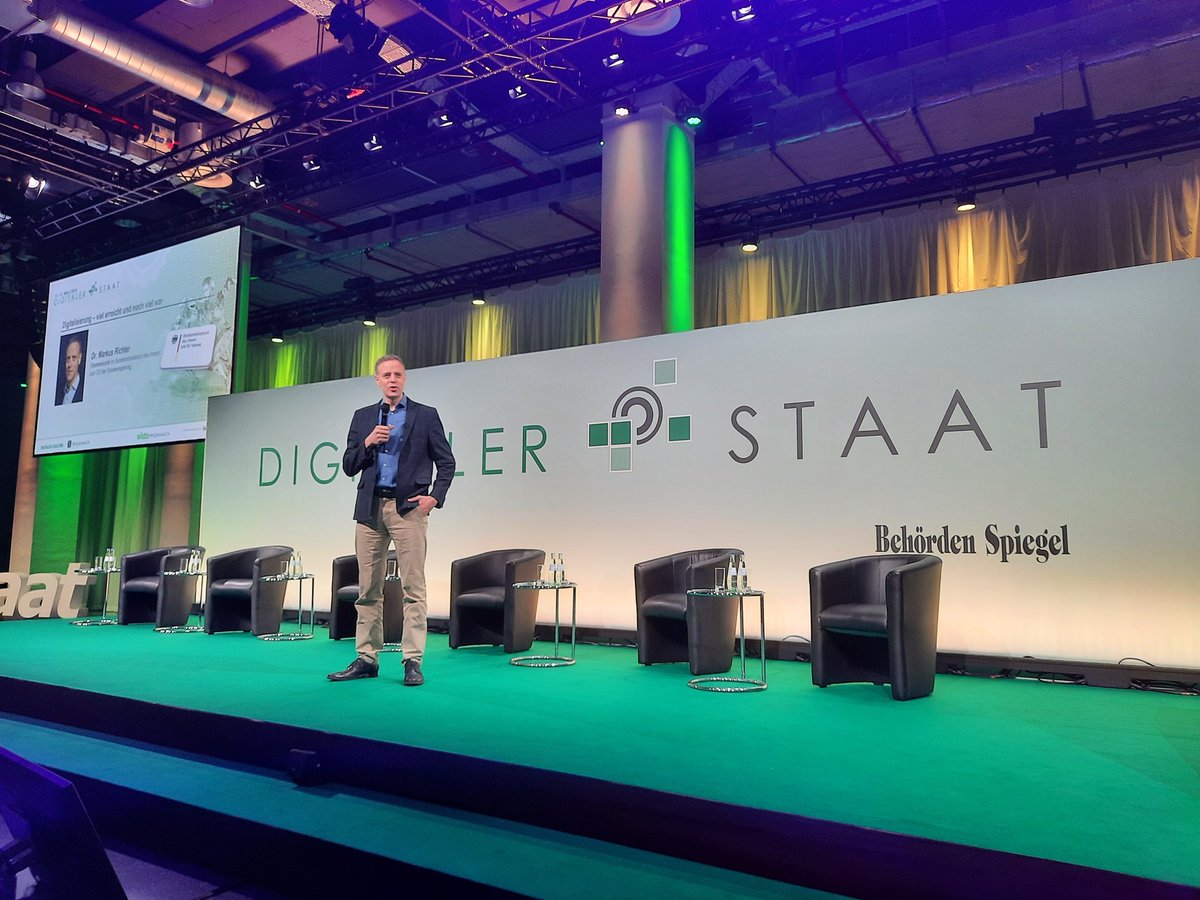 ruppchristian's tweet photo. Deutschland kann Innovation und sitzt auf einem #Datenschatz - interner Marktplatz für Künstliche Intelligenz #KI und #Digitalcheck sind ganz wichtige Meilensteine
@cio_bund beim #DigiStaat24 vom @BehoerdenS 
Mehr gerne am @ProsozHerten Stand Nr. 32
#DigitaleVerwaltung #OZG https://t.co/eDFxizzd9D