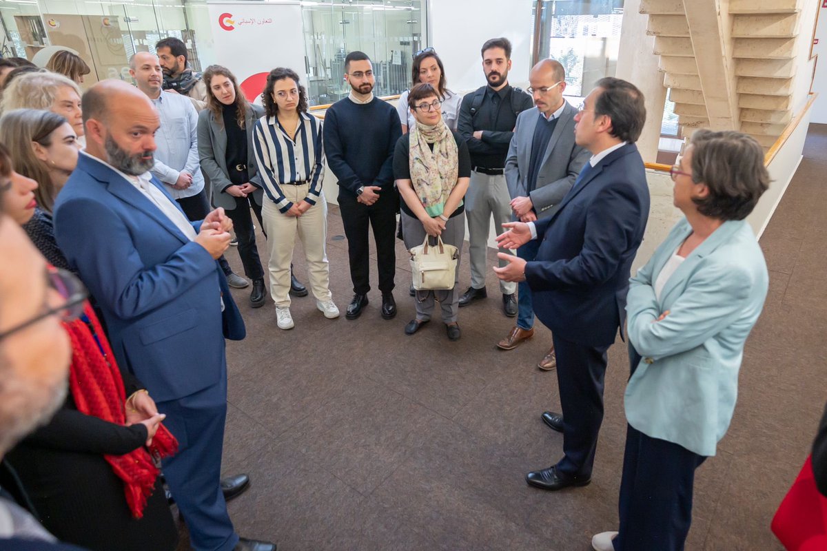 Inicio la jornada en Amman reuniéndome con representantes de ONGD españolas en Jordania. 

Les he trasladado el reconocimiento de España a su labor, con proyectos que mejoran la vida de familias refugiadas palestinas en el país y ayudan al desarrollo de Jordania.