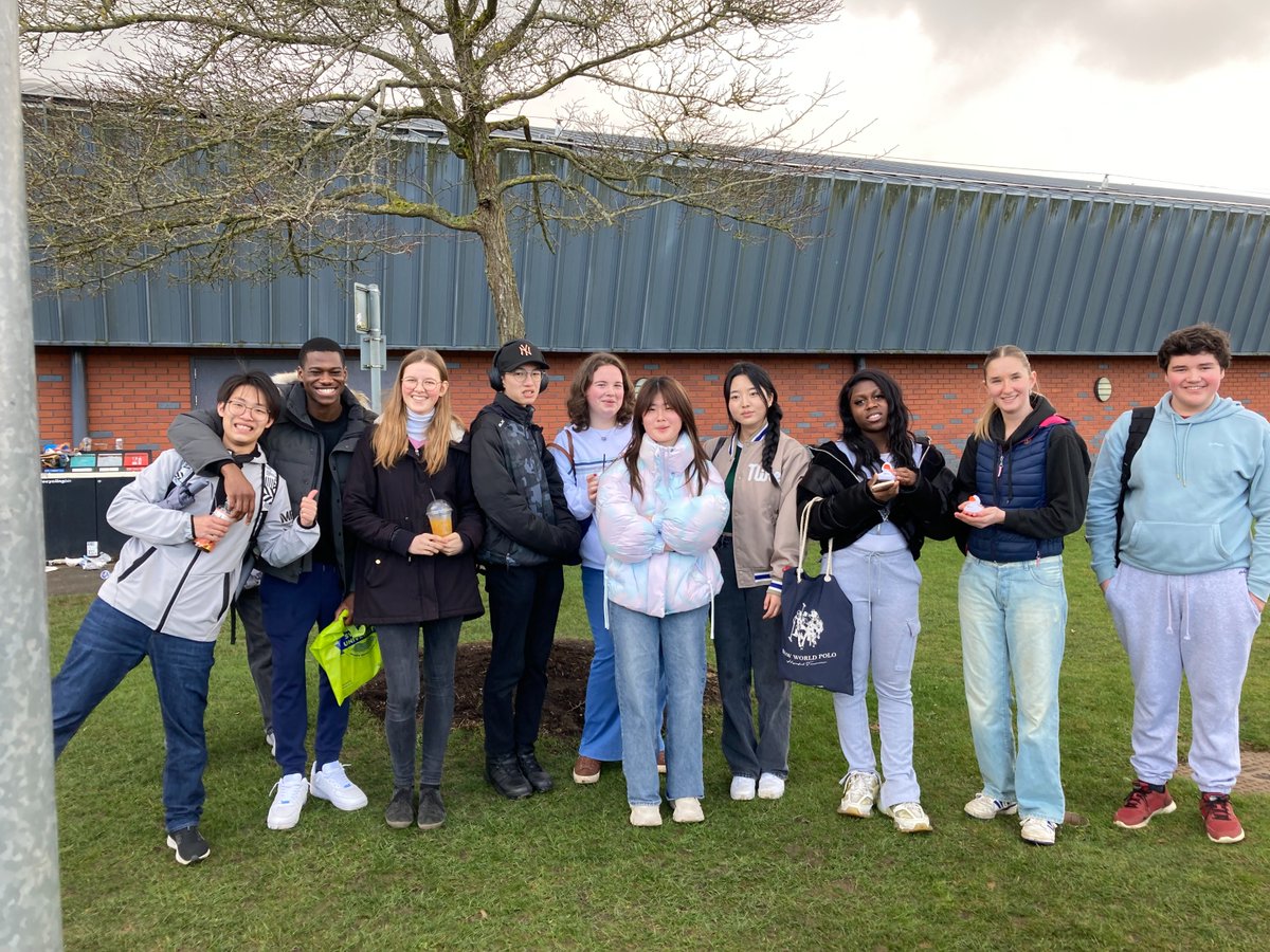 Year 12 had an insightful visit to the UK University & Apprenticeship Fair at Surrey Sports Park last week. Over 100 exhibitors were in attendance, which gave pupils the perfect opportunity to research options and consolidate their future plans. #FutureReady #ShapingDreams