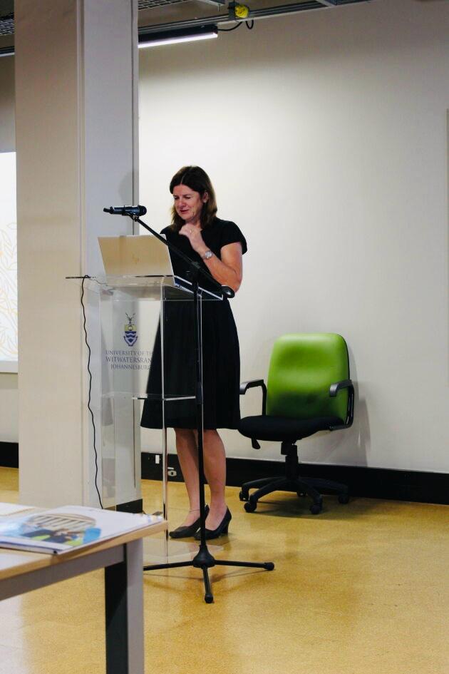 witslibrary's tweet image. Prof Lynn Morris, DVC: Research and Innovation setting the tone for the symposium in her welcome address @WitsUniversity @witslibrary @DaisySelematse2
#witslibraries #ResearchVisibility #ScopusAI #FutureResearchSymposium #GenerativeAI #ScientificPublishing #Elsevier