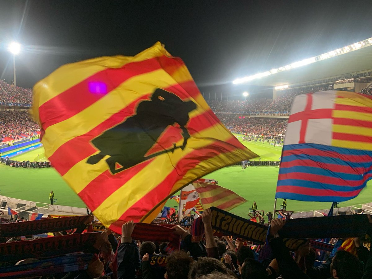 fcbworldpenyes's tweet photo. La Penya Blaugrana di Roma y la Penya Blaugrana Lleó de Dues Cues, entre otras peñas internacionales, estuvieron en Montjuïc en el pase a cuartos de nuestro @FCBarcelona ! Las peñas internacionales siempre presentes!!! #FemBarçaFemPenya #viscabarça #orgullculer https://t.co/YUgS3bXPUt