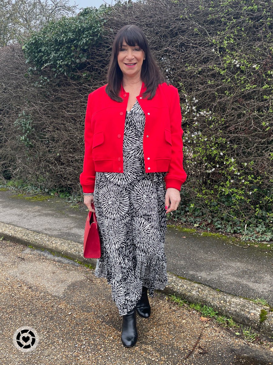 mummabstylish's tweet image. Black &amp;amp; white looks super on its own, but flash a colour and it’s elevated to fun and flirty !

Follow my shop @Mummabstylish_ on the @shop.LTK app to shop this post and get my exclusive app-only content!

#LTKstyletip #LTKSeasonal
@shop.ltk
liketk.it/4AL7g