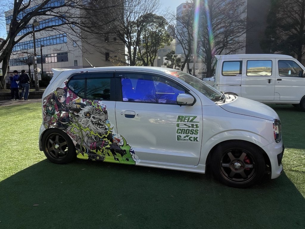 Rina_HA36S's tweet image. GHOSTフィルムフロント3面貼ってるけど、車検も大丈夫🙂(確かピュアGHOST)
お店の人に聞いたけど、1～2年で可視光線透過率が数％も落ちないらしい。私のは3年目！
ガラスの傷や内窓を拭く時の傷で透過率が下がるから窓拭く時はマイクロファイバーとか使ってねって教えて頂きました🥰