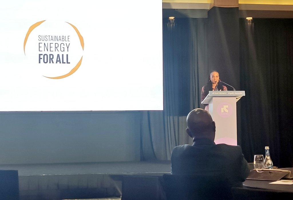 "Because a woman wants to cook her for her family, she knows she is slowly dying." <a href="/DamilolaSDG7/">Damilola Ogunbiyi</a> <a href="/SEforALLorg/">Sustainable Energy for All</a>

This is the reality of cooking in Africa without clean fuel. Fifth biggest cause of death. Shouldn't be the case when clean fuel is cheaper than charcoal. #TEAForum24