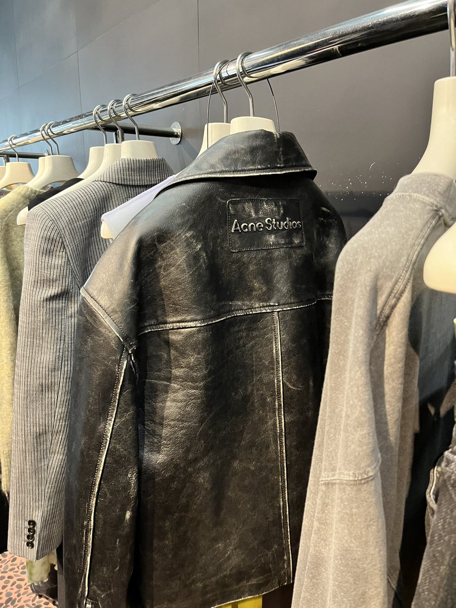 ihypunks's tweet photo. LA was awesome, seeing my friends and shopping. had such a great time and i cant wait to do more trips like this <3 https://t.co/HTlvQhi2Wu