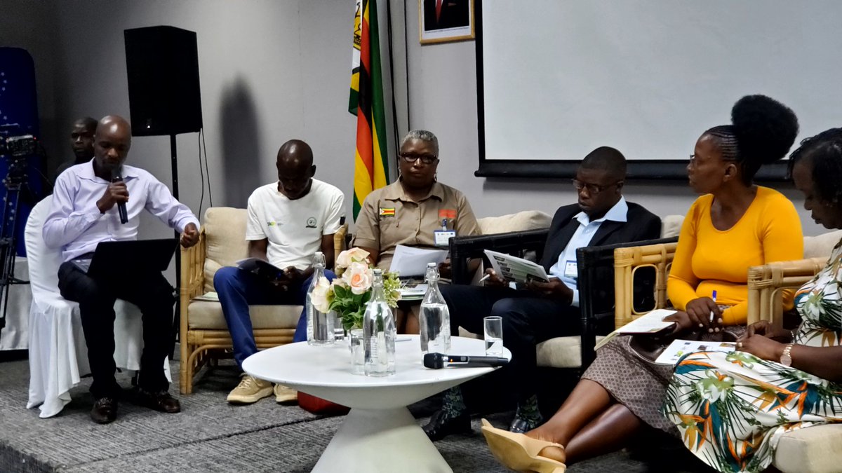 #LivestockProductionConference #FarmerVoices Panel discussion by livestock producers supported by @ZAGPInfo sharing good practices & lessons on collective action models across the poultry, pork, beef and dairy value chains. @euinzim @MoLAFWRD_Zim