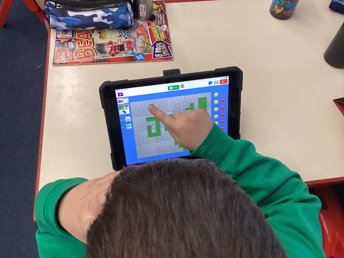 HeathlandsCEPri's tweet photo. Yesterday we celebrated STEM day at Heathlands! The children had a fantastic time working on STEM projects with different teachers across the school. #HeathlandsValues #HVEnjoyment #HeathlandsSTEM https://t.co/0C0DZi2UCr
