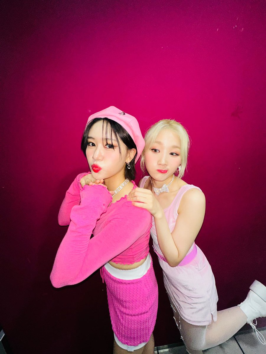 Lapillus_twt's tweet image. 샤나 샤나 샤나 햄스터 샤나짠 !!😗🫶
모야 모야 생일 축하해ㅑㅑ 
햄찌처럼 너무 귀엽구 항상 내 얘기도 너무 잘 들어주는 리더 샤나짠 매번 고맙다는 말 하고 싶었는데 못 해줘서 고멘네 😭,,

#Lapillus #라필루스 #Bessie #베시