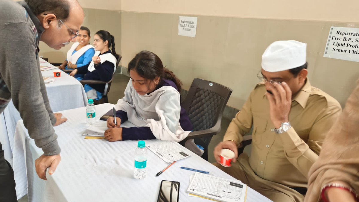 Preeti23799's tweet photo. मानव को मानव हो प्यारा, 
इक दूजे का बने सहारा ।।

SNCF organizes Health Screening Camp at multiple location in Delhi.
#servicewithhumility
@sncfoundation https://t.co/nCqMGvSqM1