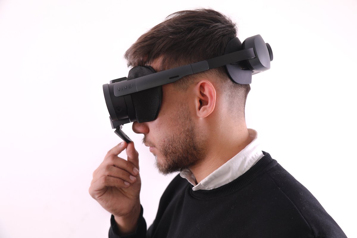 [Article] HTC VIVE accessoires : Ultimate Tracker et Full Face Tracker Nos experts les ont testés pour vous. 1️⃣ Tracking full body 2️⃣  Le Full Face Tracker 3️⃣ Utilisation simple et rapide 🔗 urlr.me/QTfnx