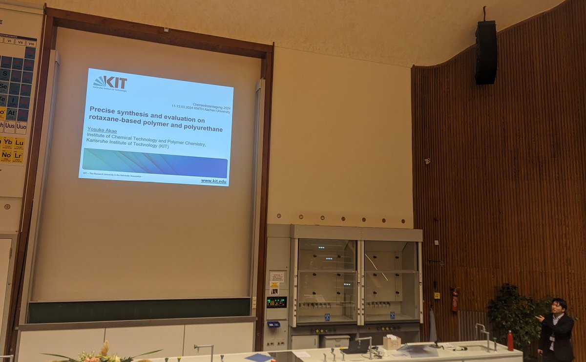 henloeditorfren's tweet photo. Now on at the #Chemiedozententagung : Exciting research by Yosuka Akae @KITKarlsruhe on the synthesis and evaluation of #rotaxane-based polymers. #CDT2024 https://t.co/3uOriRqGlB
