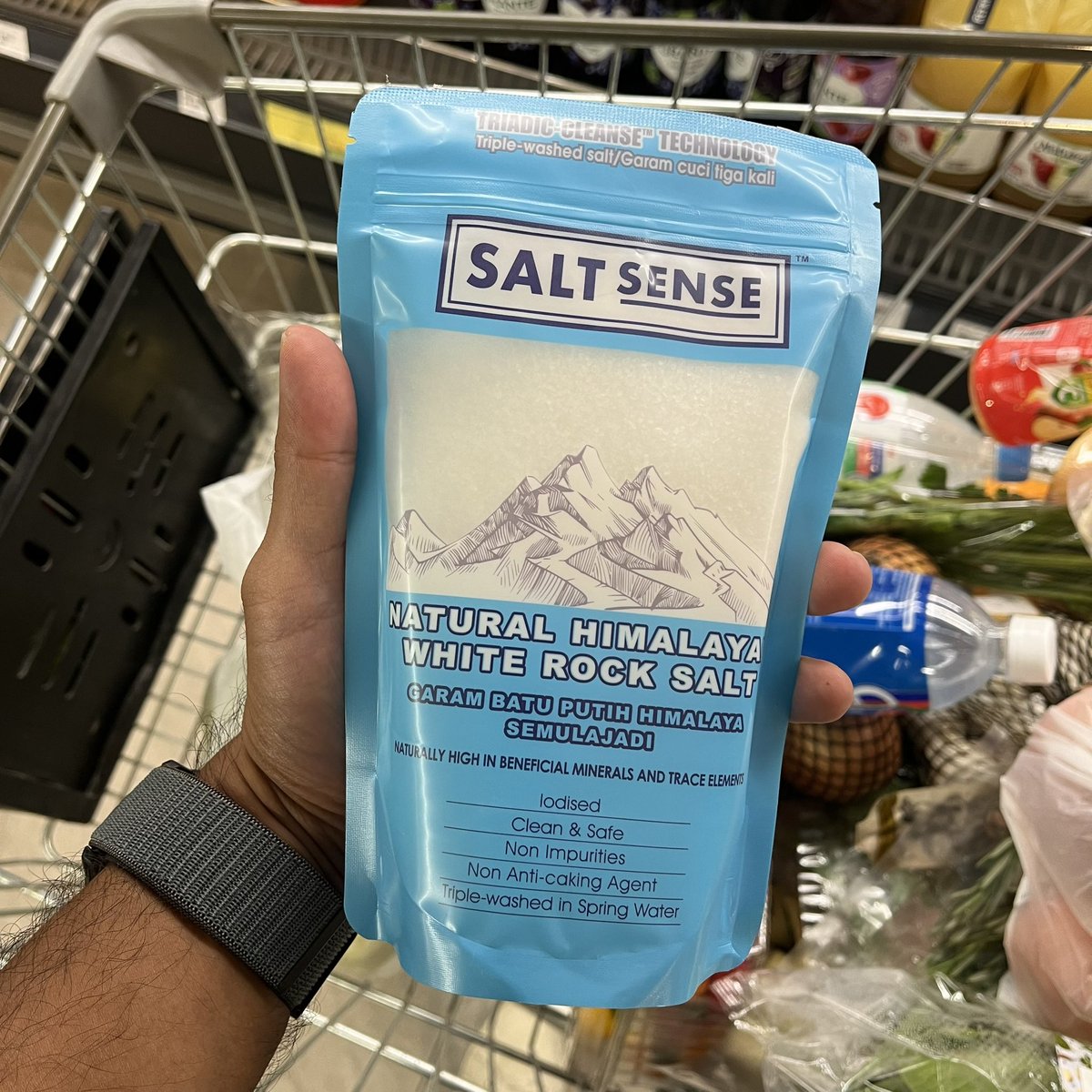 magmalaya's tweet photo. Tapi benda ni betul lah, 
Air suam + garam secubit. 
Sampai ke petang tak rasa haus. https://t.co/KbNvnH50yR