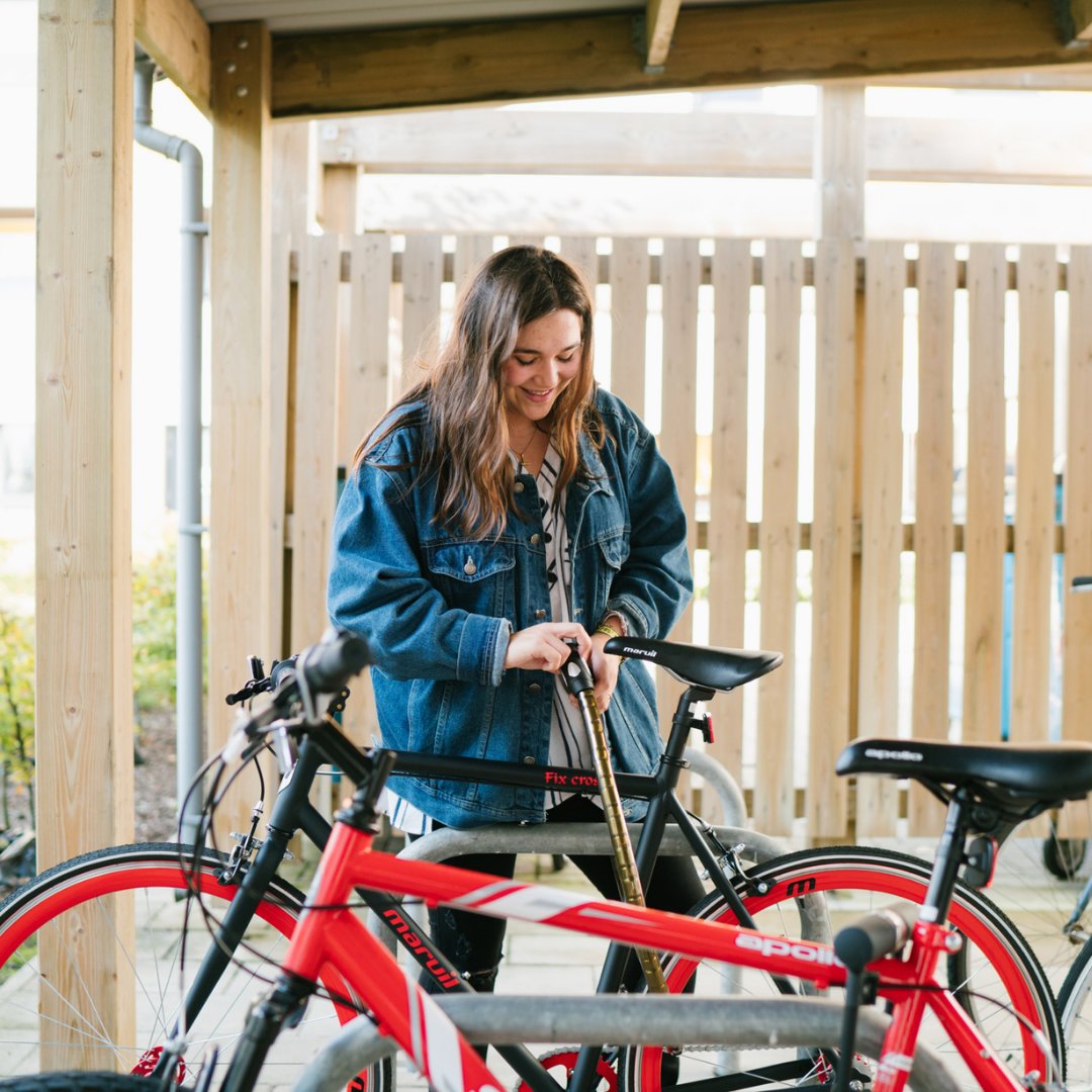 Dr Bike is here today from 8.30 am-2 pm on the North Towers Causeway. 

Take your clean bike over there to get it fixed up as good as new for little or no cost! 🔧🚲

<a href="/BicycleCharity/">Re-Cycle</a> 
#CyclingLife #CycleLife #BikeLife #repair
