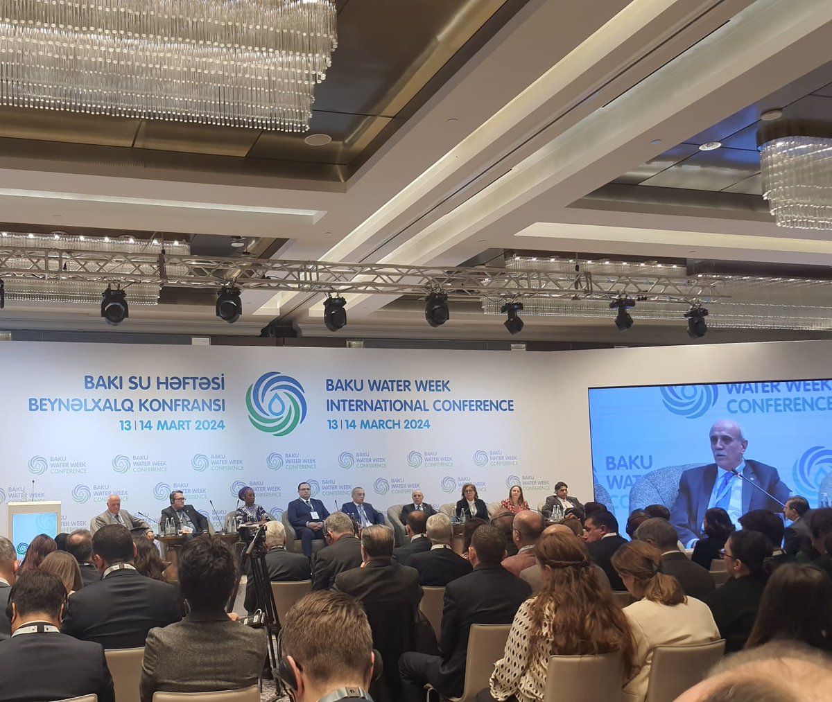 SUEN_gov's tweet photo. #SUEN Başkanı Prof.Dr. Lütfi AKCA, Bakü Su Haftası'nda düzenlenen Yüksek Düzeyli Panelde ülkemizin su alanındaki stratejisi ve politikalarını anlattı. #Bakuwaterweek https://t.co/MpaBfMhKPs