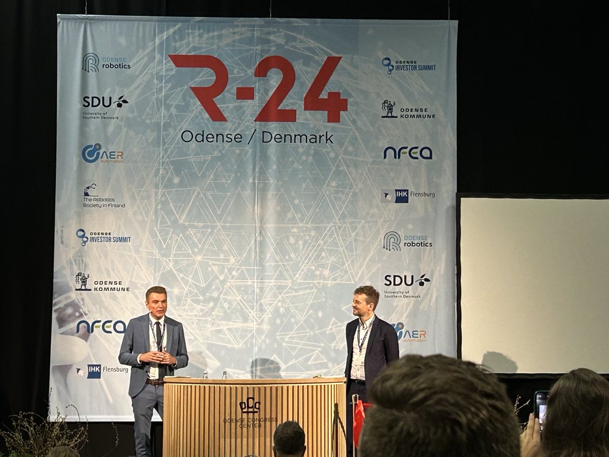 #r24 ambassadors ⁦@ThomasVisti⁩ and ⁦@Esben_RE⁩ welcome attendees to #odense #robotics event