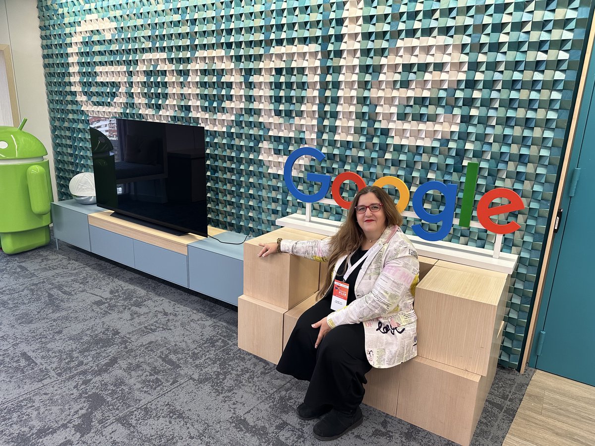 CCMiramadrid's tweet image. 🌟 Jimena Licitra, nuestra profesora, brilló en el evento de Grupo Solutia presentando nuevas funciones de Google Workspace for Education. Mesa Redonda con líderes TIC y Google Trainers. ¡Innovación educativa en acción! #Colegiomiramadrid #GoogleReference 🤝