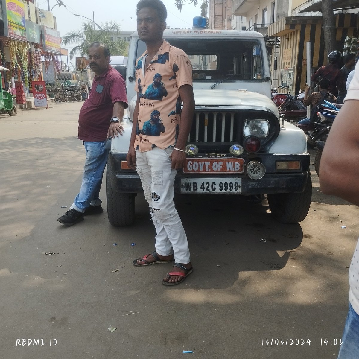 SwarupNaskar15's tweet photo. @nitin_gadkari the car used by MVI of Purba Bardhaman Burdwan RTO Registration no: WB42C9999 has no record but they are doing inspection for certificate of fitness, please look into this matter https://t.co/t7NGgiJVYL