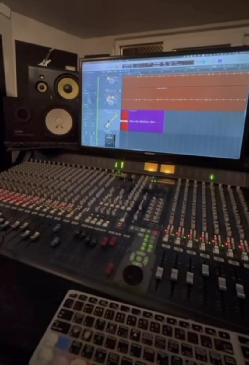 BonaFideStudio's tweet photo. Whether you're #recording #music, #mixing, #mastering, crafting #podcasts, or designing immersive #soundscapes, we've got you covered.
Book your free consultation today 
02088839641
#recordingstudio #musicstudio #soundservices https://t.co/RgZ52dpU29