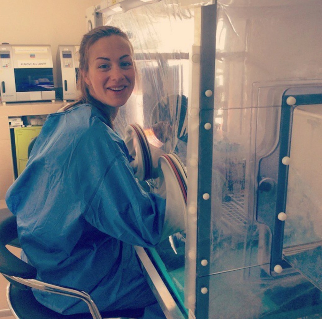 Emily is a Specialist Biomedical Scientist in Microbiology at @UHSussexand she's also a Healthcare Science Fellow @NHSSussex, helping to recruit and retain staff into the profession across Sussex. Read more about her role this #HealthcareScienceWeek #HCSW2024 👇[1/4]