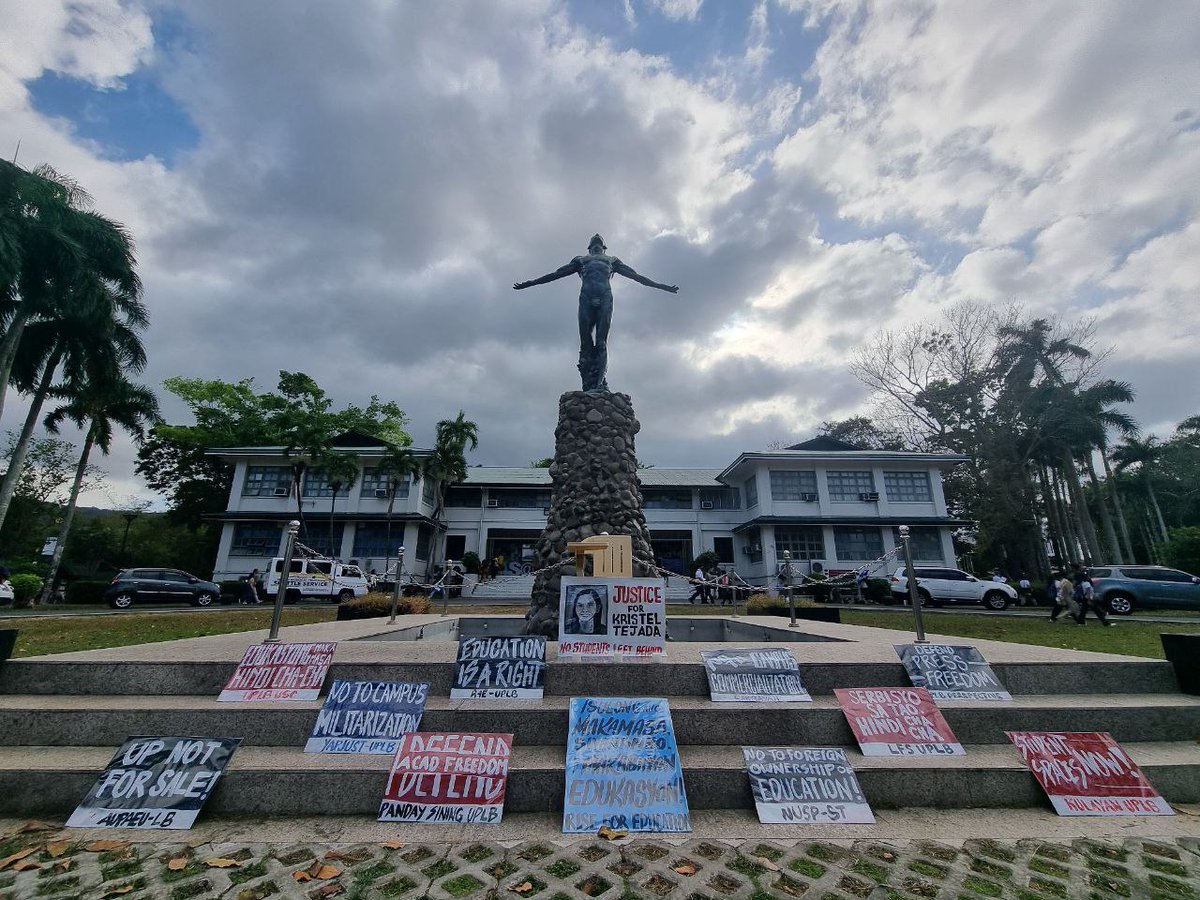 uplbperspective's tweet photo. TW: Suicide, Death

LOOK: Installation art about Kristel Tejada in front of UPLB Oblation.

#JusticeForKristelTejada
#EducationIsARight
#NoStudentLeftBehind https://t.co/xohZwFqtlP