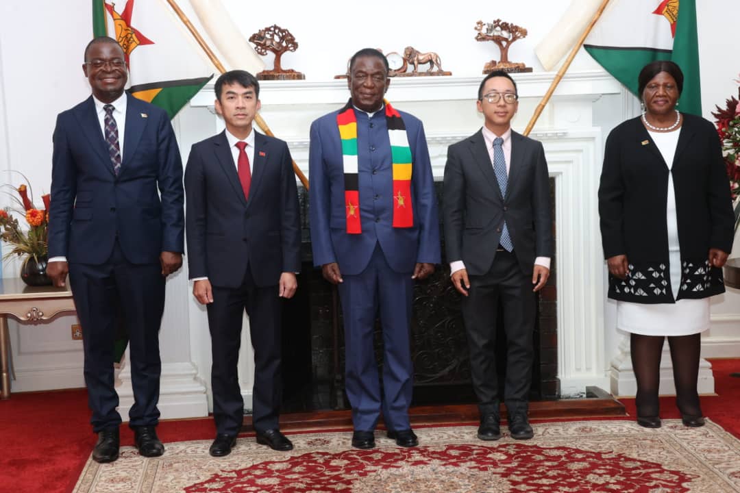 Harare1Zoom's tweet photo. The Socialist Republic of Vietnam’s Ambassador-Designate to Zimbabwe, Mr Hoang Cy Cuong has presented his credentials to President ‘Emmerson Mnangagwa. 

He pledged to work to increase cooperation between the two countries across various sectors which include mining and tourism. https://t.co/X14sIlHFk5