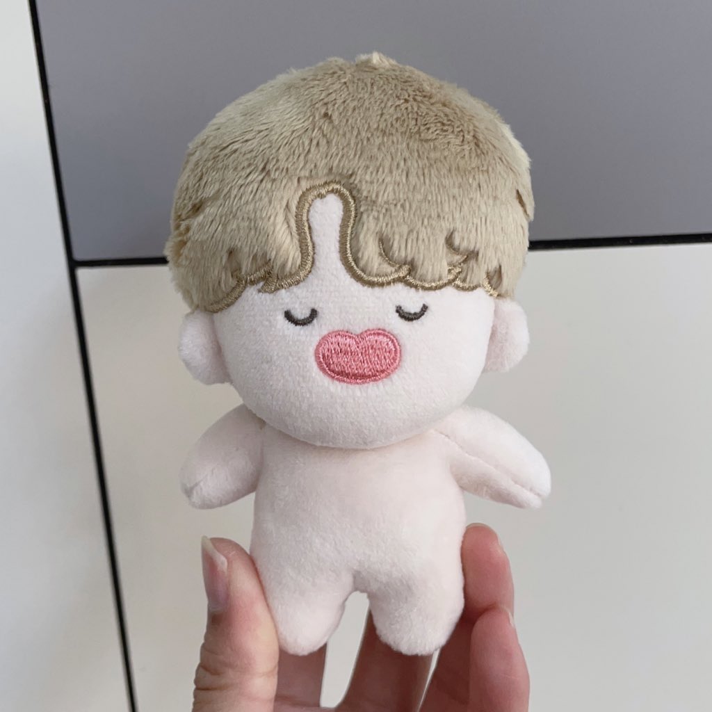 DinoWookie_Doll's tweet photo. 【DinoWookie3.02⃣️樣完成✨】
預計修改的地方已全部修改完畢🥹🫶🏻
今天開始生產大貨，大約60個工作天完成✅
❗️預計6月上旬開始出貨📦🚚
❗️Shipping is expected to begin in early June.

Thanks for your waiting.💓

#가을크앙 #크앙욱 #10cm인형
#RYEOWOOK #려욱 #リョウク https://t.co/Pnj2h0r4f8