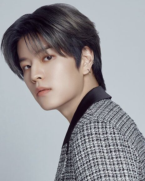 kbgcharts's tweet photo. #Hyunjin &amp; #Seungmin from #StrayKids to appear on W Korea Magazine April 2024 Issue https://t.co/tGMsLpkoYn