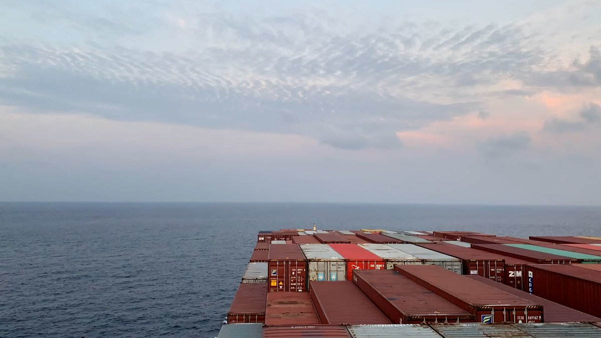 DYK satellites can detect the effect of shipping pollution on clouds? 🚢☁️ These observations from space can also reveal insights into the #climate, as clouds play an important role in regulating the Earth’s temperature 🌡️ Find out more in our new article: bit.ly/3VaONjr