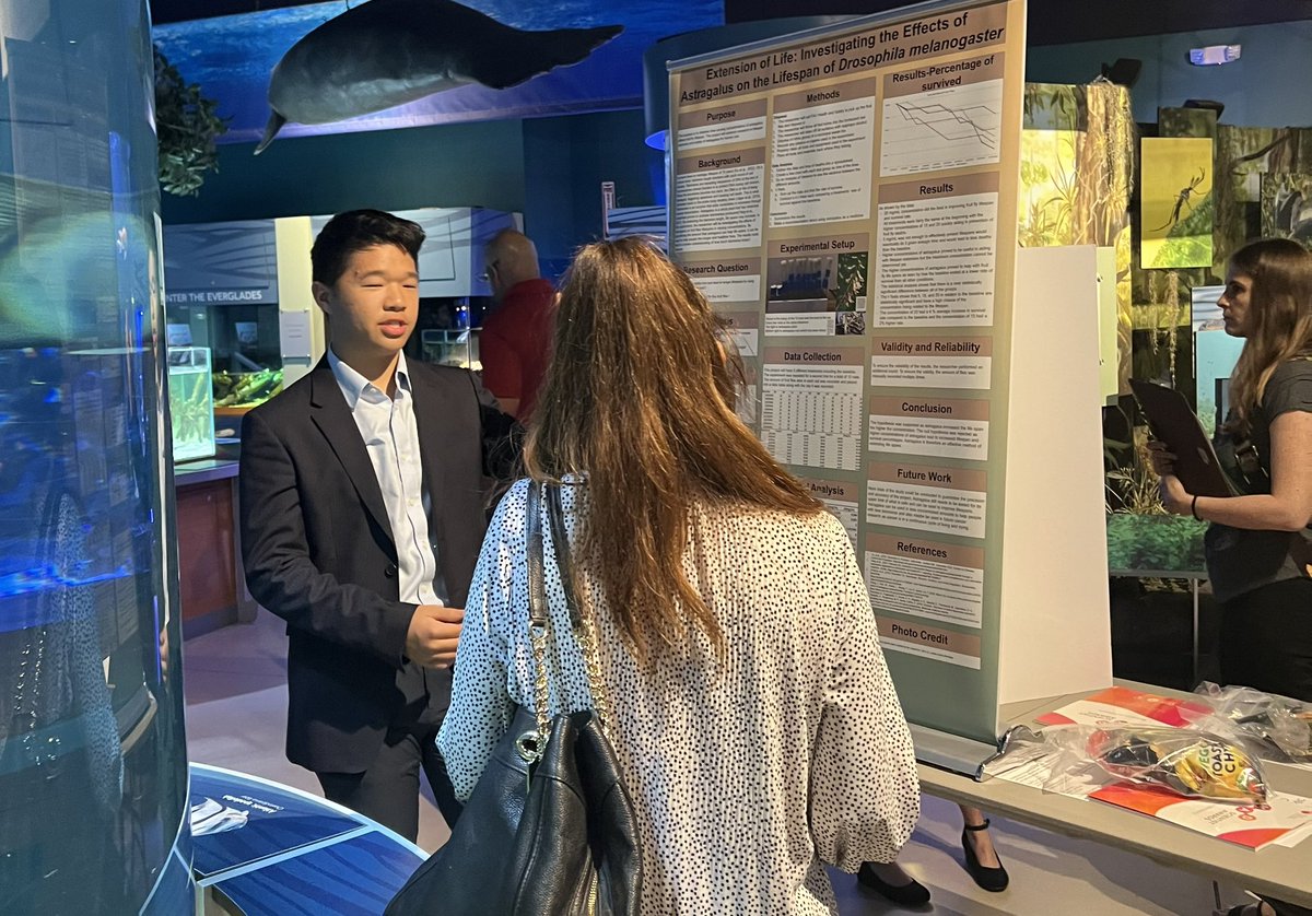 Eva Cwynar tweet media