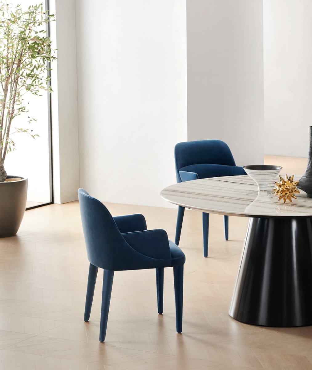 PLAINHOMELAND's tweet photo. ROUND DINING TABLE

Product Link：
https://t.co/LZ3uzIFbbQ

#furniture #designtrends
#furnitureshopping #furnituremaker #furniturefactory #furniturewholesalemarket #interiordesign #chinafactory
#luxuryfurniture #furnituresuppliers #table #diningtable #livingroom https://t.co/gLQIGmMGaf