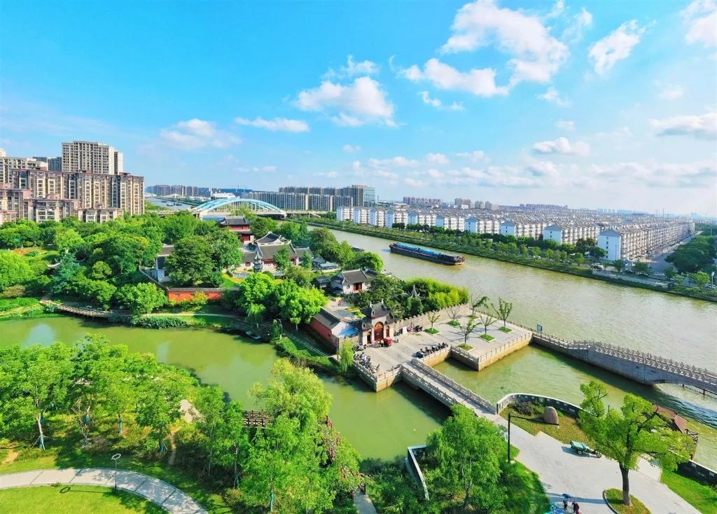 SND_China's tweet photo. Embracing the values of prioritizing nature, #Suzhou New District (#SND) completed 🌳afforestation over a total area of 24 hectares in 2023. Every resident now enjoys 12.7 square meters of park greenery🌿. What a great stride! #SNDUpdates https://t.co/L9EGoQl1Ko