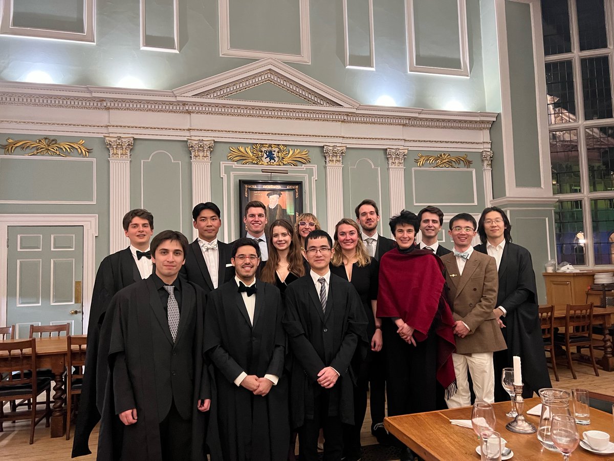 I got to invite my students to a fantastic dinner at my College, @EmmaCambridge to celebrate their incredible work for #ICLR2024! I enjoy these social moments outside our hard work - they're so important for a truly successful PhD. Looking for the same? vanderschaar-lab.com/join-the-van-d…